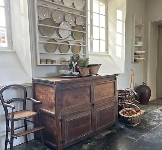 Charming 18th Century Chateau, Near Bayeux In Calvados, Normandie * Livry (Calvados)