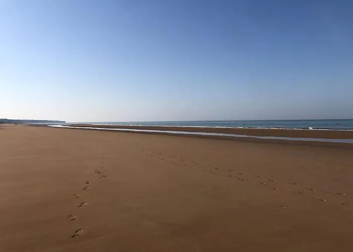 Charming 18th Century Chateau, Near Bayeux In Calvados, Normandie