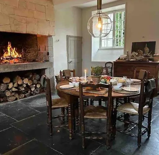 Charming 18th Century Chateau, Near Bayeux In Calvados, Normandie * Livry (Calvados)