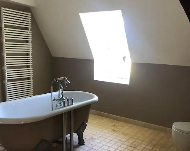 Chateau De Livry, Normandie * Livry (Calvados)